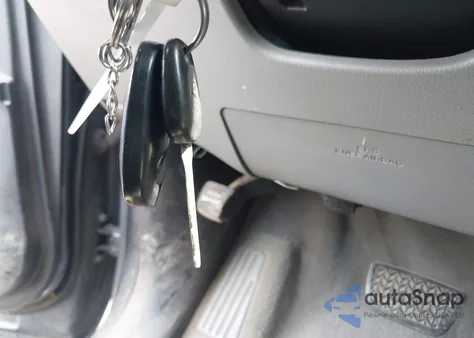 2010 Toyota Tundra Grade 5.7L V8 z USA, uszkodzony, nr VIN 5TFRY5F16AX084427